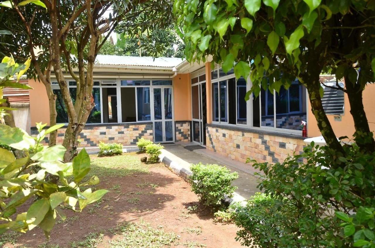Merian Gardens And Guest House Mukono Town Exterior foto